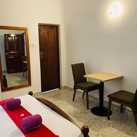 קנדי Ivana Homestay מראה חיצוני תמונה