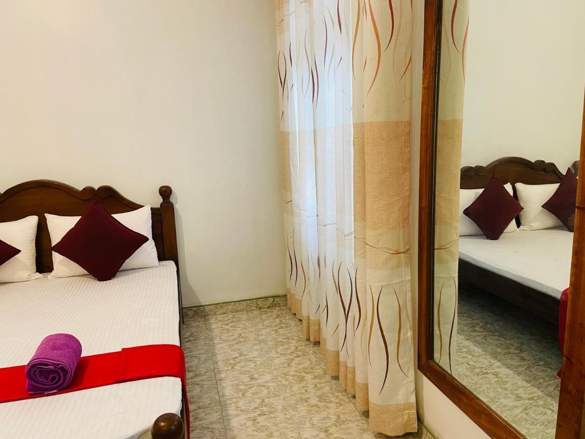 קנדי Ivana Homestay מראה חיצוני תמונה