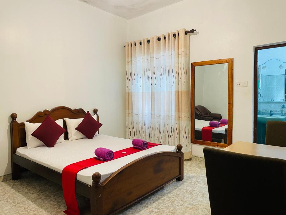קנדי Ivana Homestay מראה חיצוני תמונה