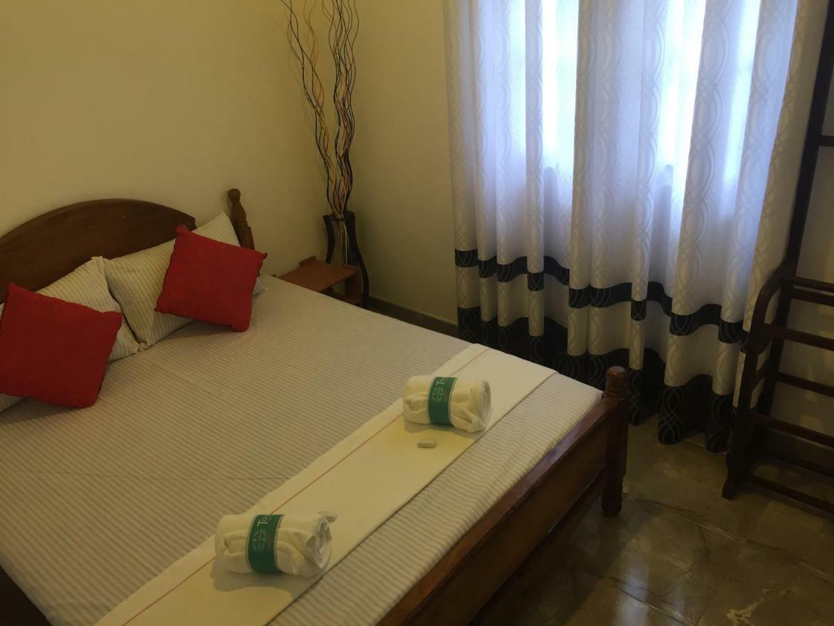 קנדי Ivana Homestay מראה חיצוני תמונה
