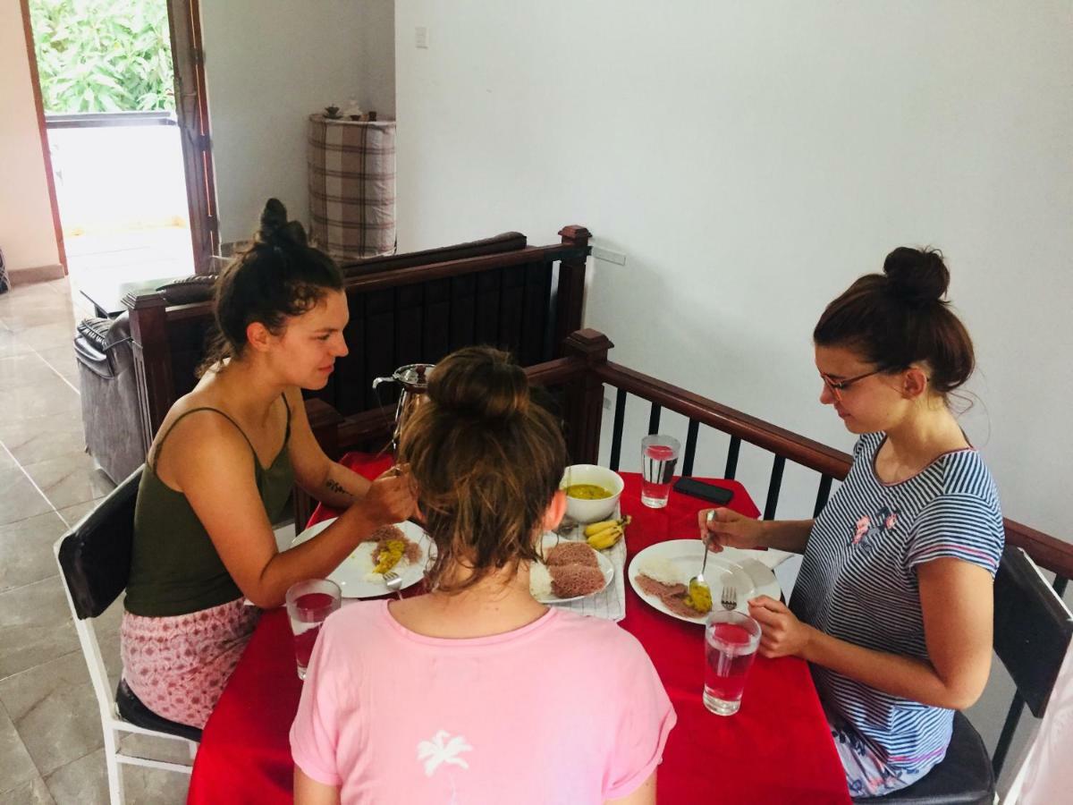 קנדי Ivana Homestay מראה חיצוני תמונה