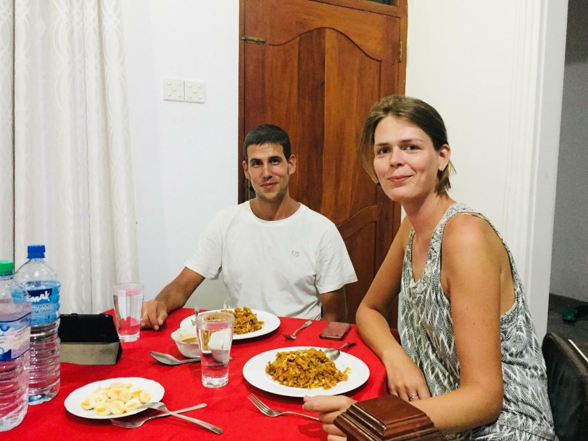 קנדי Ivana Homestay מראה חיצוני תמונה